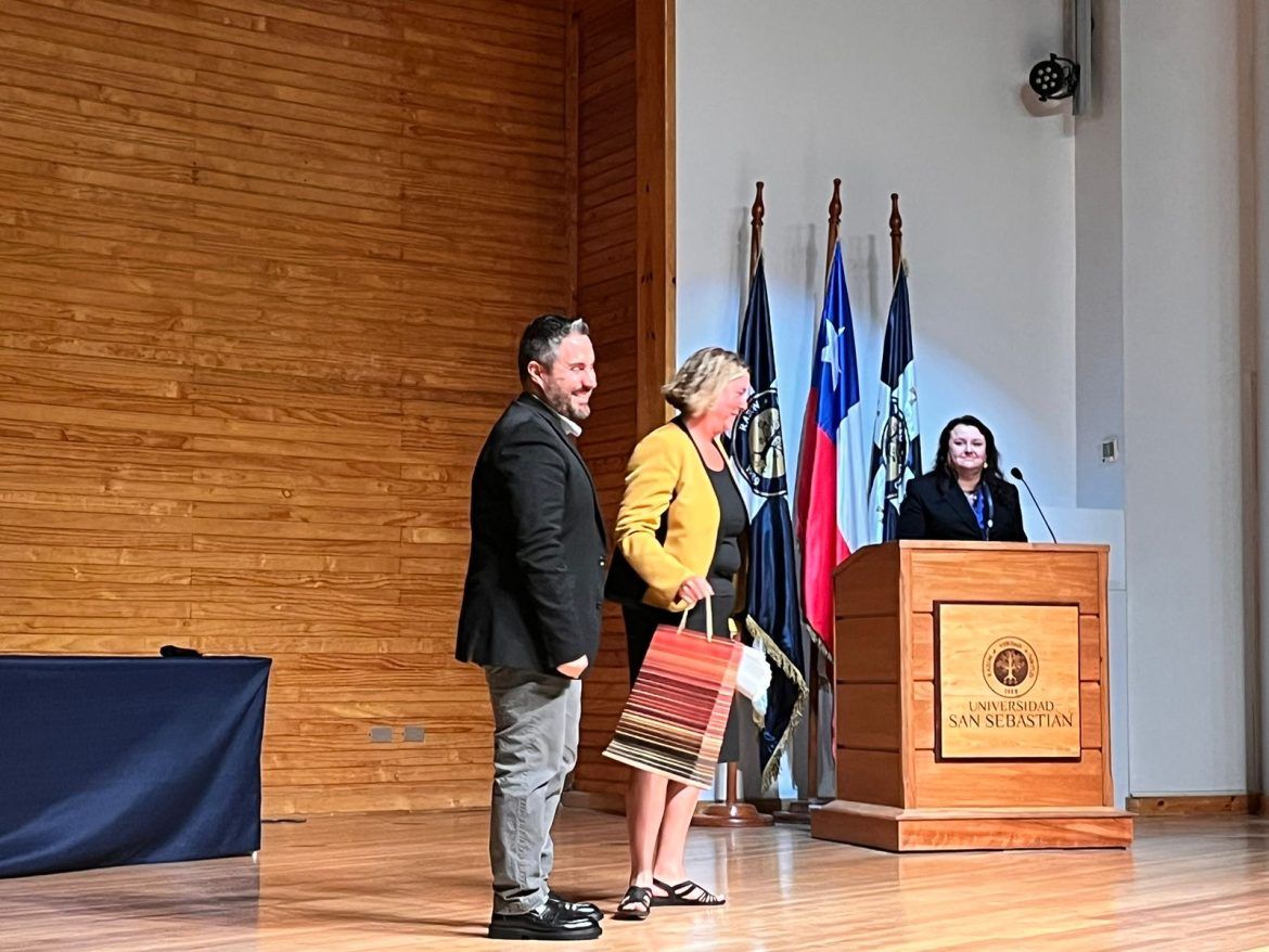 1f129b48-6aa4-48c5-8e83-7a1ab7f9fc82